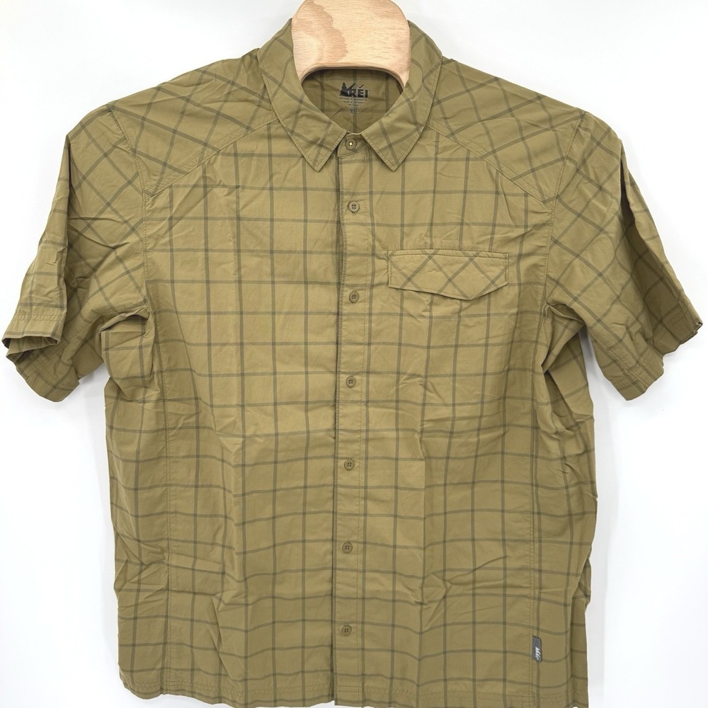 REI Button Down Shirt Mens XL Tan Grid Plaid Short Sleeve Hiking Gorpcore